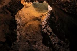 Jaskinia lawowa Cueva de Los Verdes.