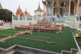 Pałac królewski w Phnom Penh- makieta Angkor Wat