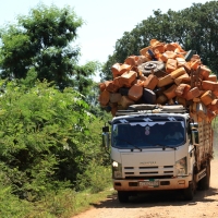 Do załadowania samochodu potrzeba sporo inwencji.