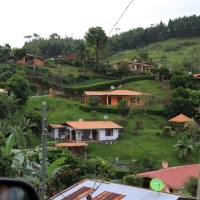 Wiejskie zabudowania.