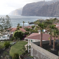 Widok na klify Los Gigantes.